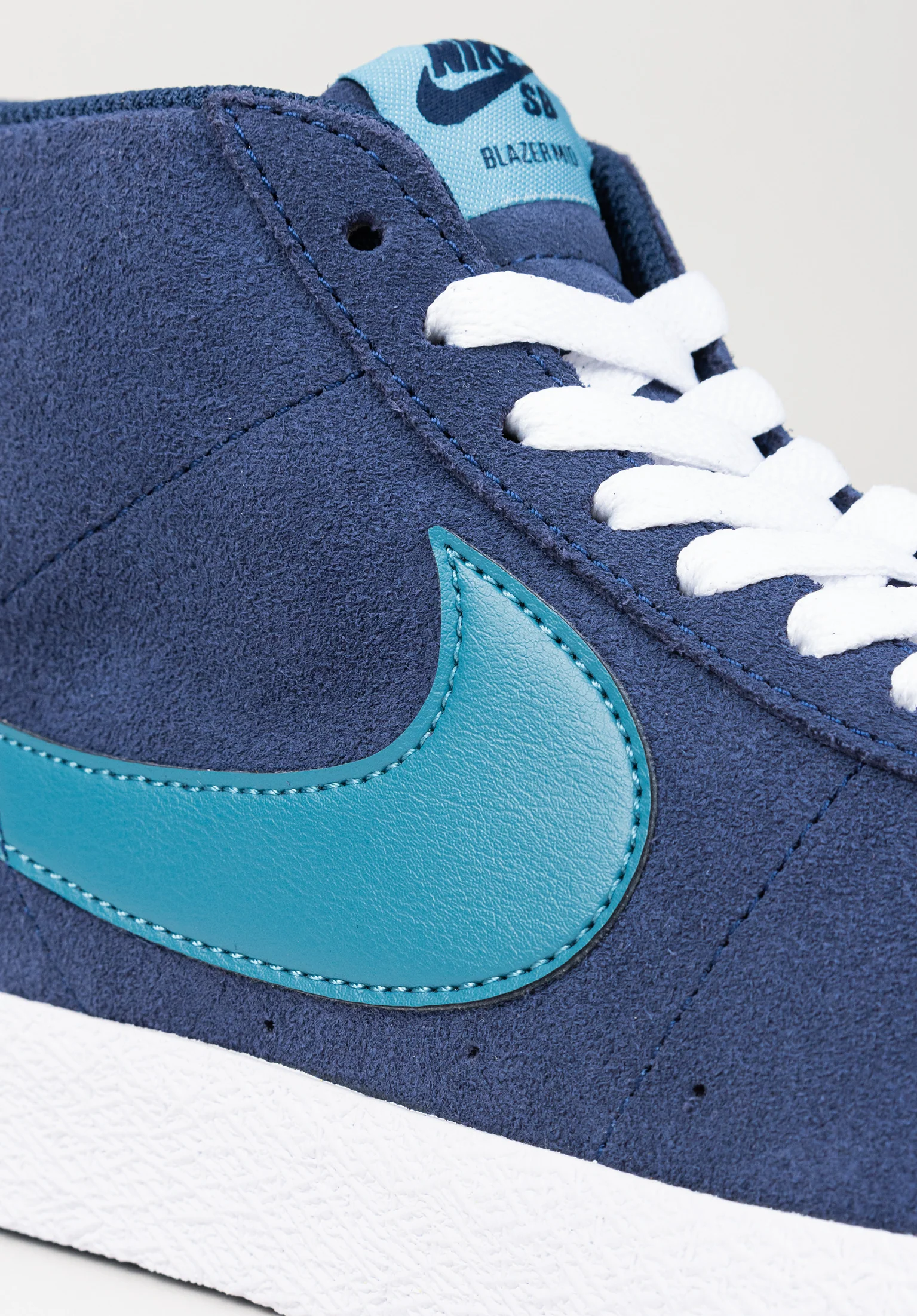 Zoom Blazer Mid