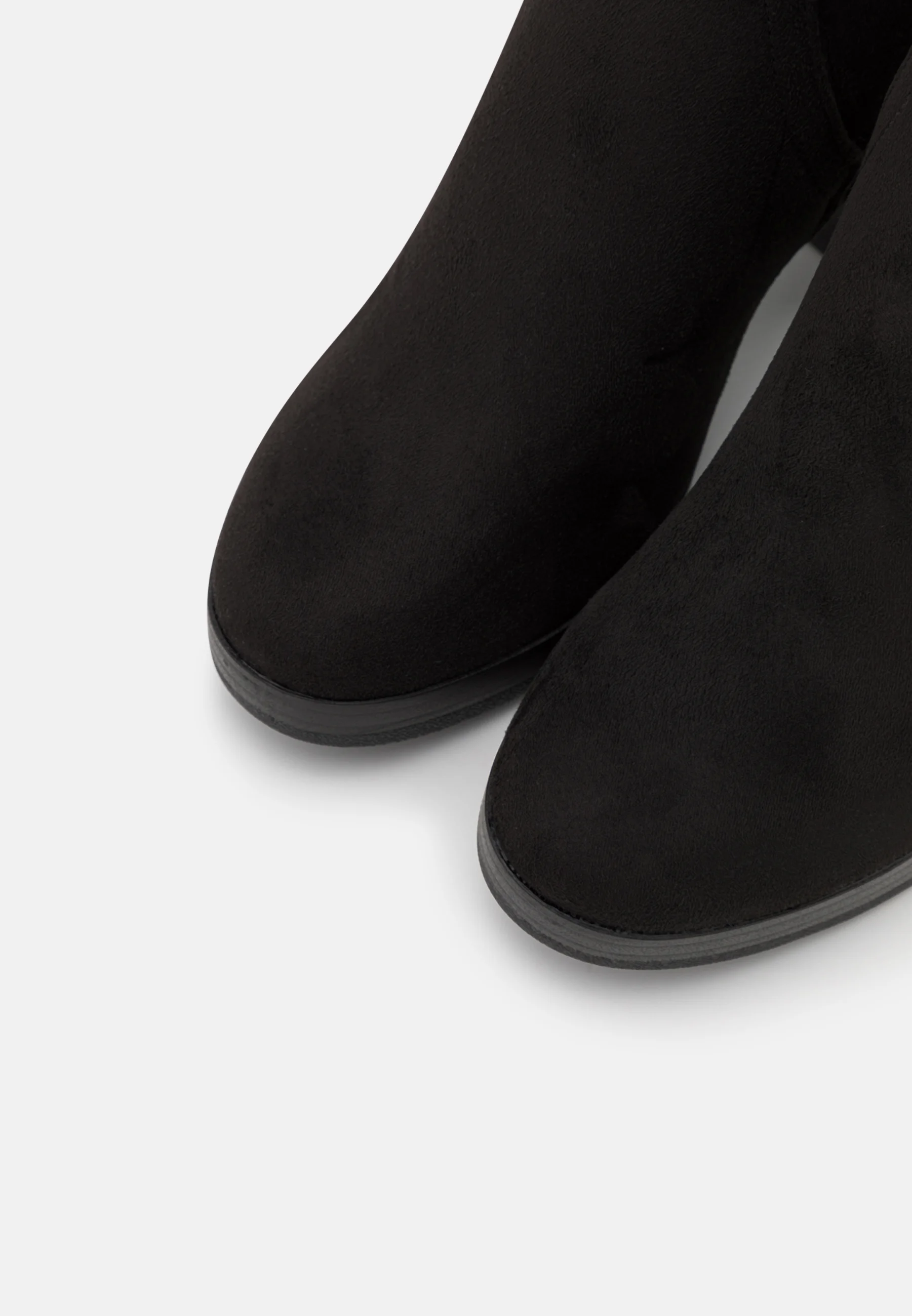 Botas por encima de la rodilla de Anna Field