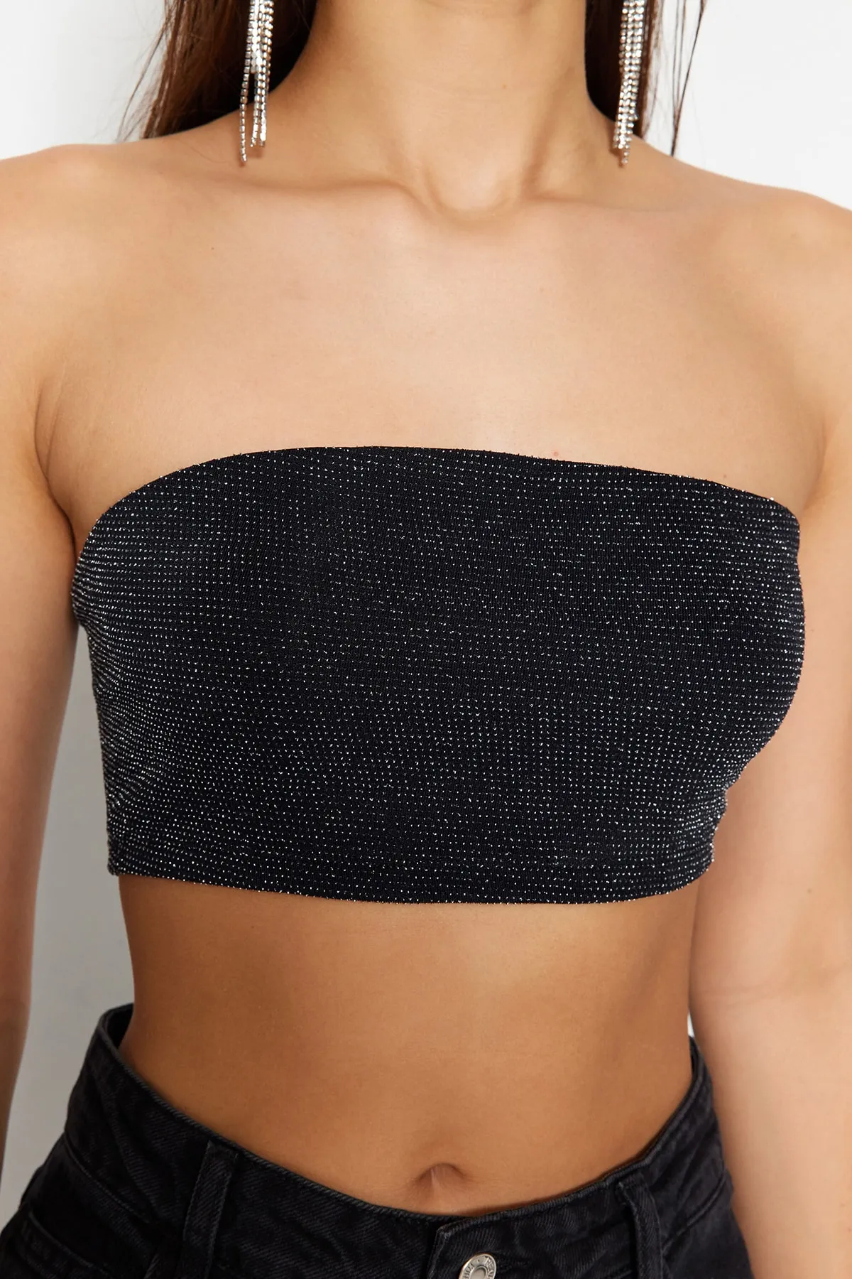 Trendyol Collection  Anthrazitfarbenes, kurz gestricktes, glänzendes Bustier TPRSS23BS00124