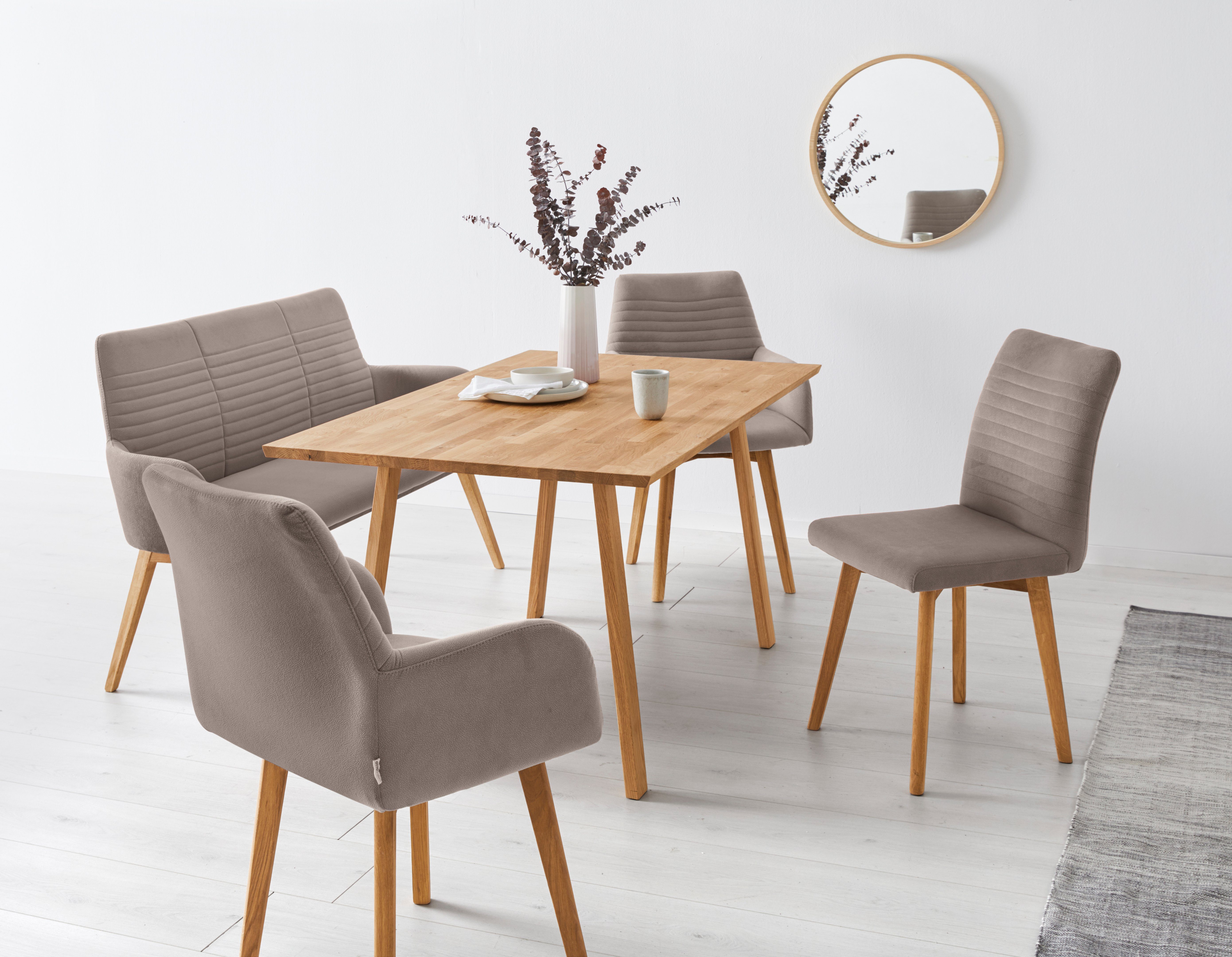 OTTO products 4-Fußstuhl Alessja (Set, 2 St), Bezug aus Microfaser, Gestell aus Eiche Massivholz