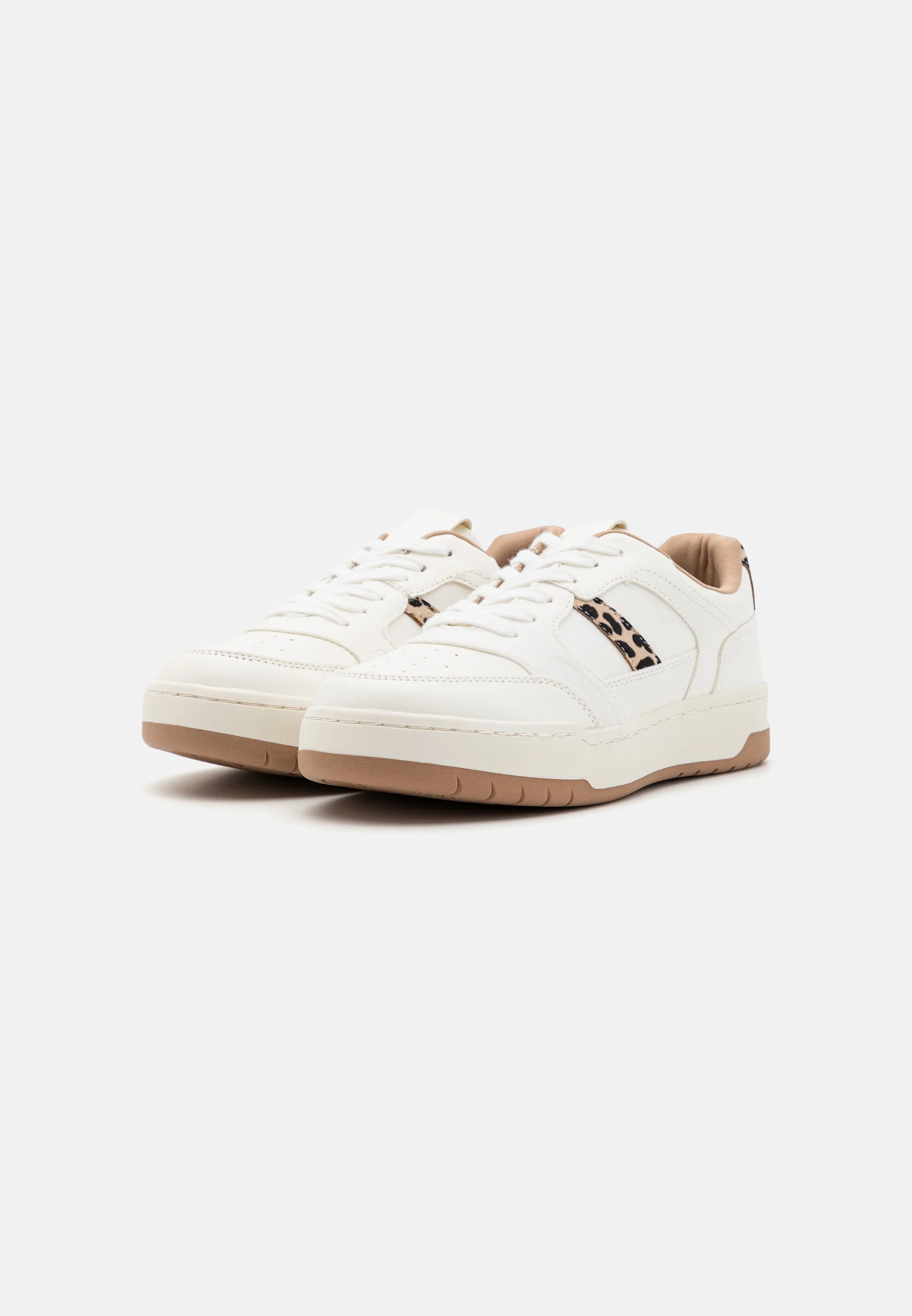 Zapatillas bajas de corte ancho Anna Field