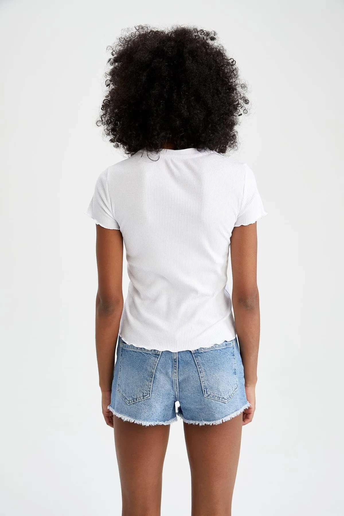 DeFacto  Slim Fit Kurzarm-T-Shirt mit Rundhalsausschnitt
