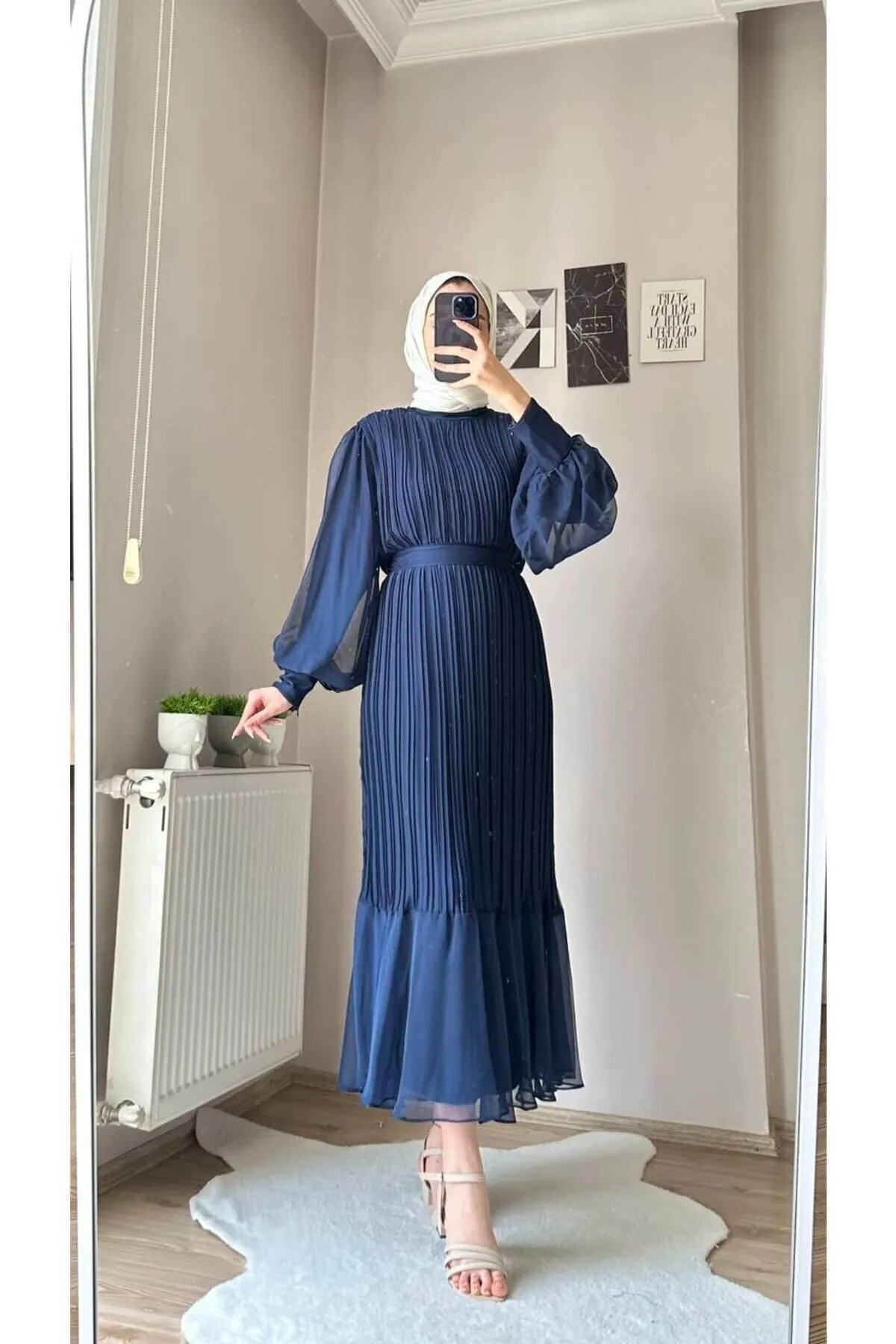 Marka  Plissiertes Janjan-Chiffonkleid