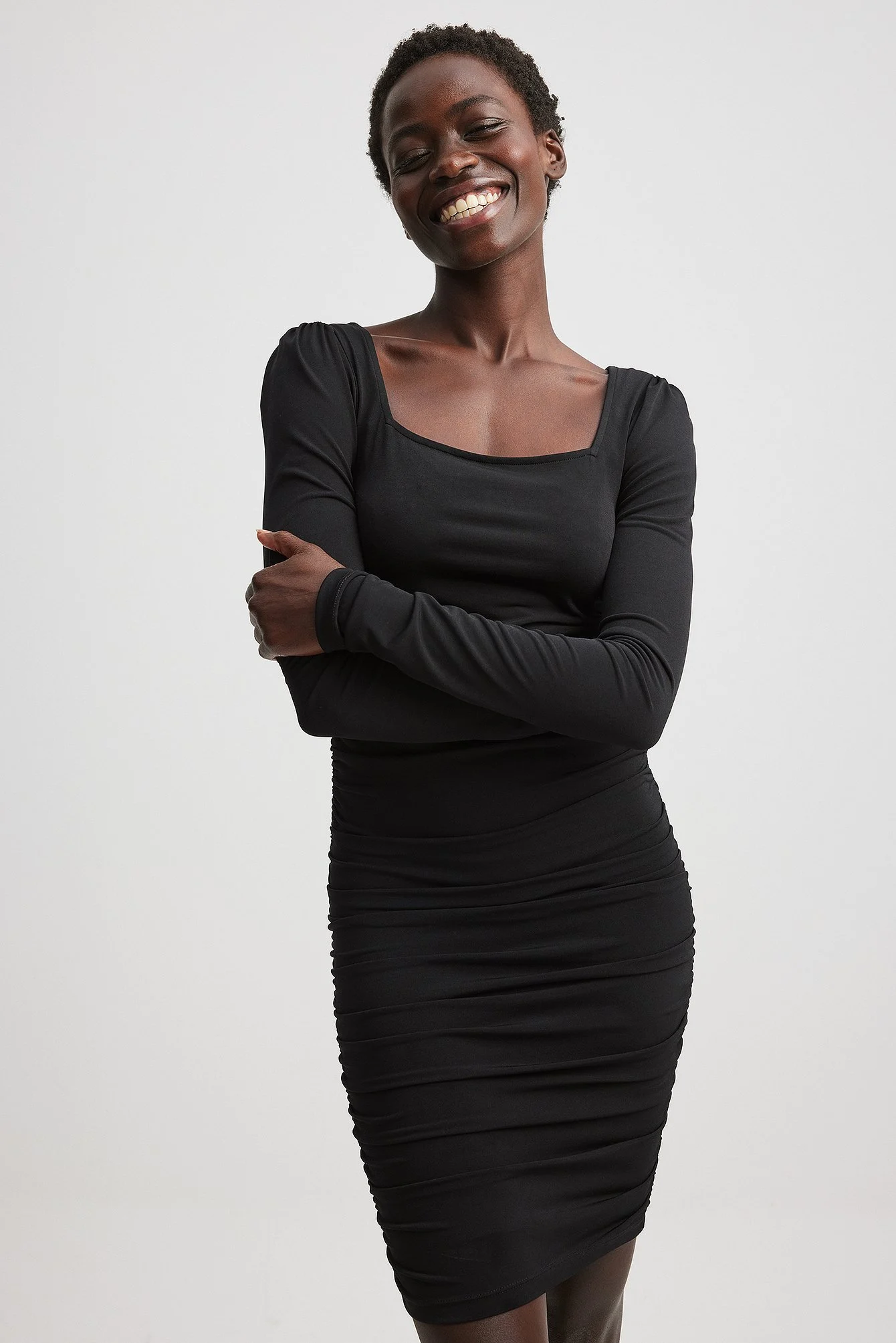 Kleid mit eckigem Ausschnitt