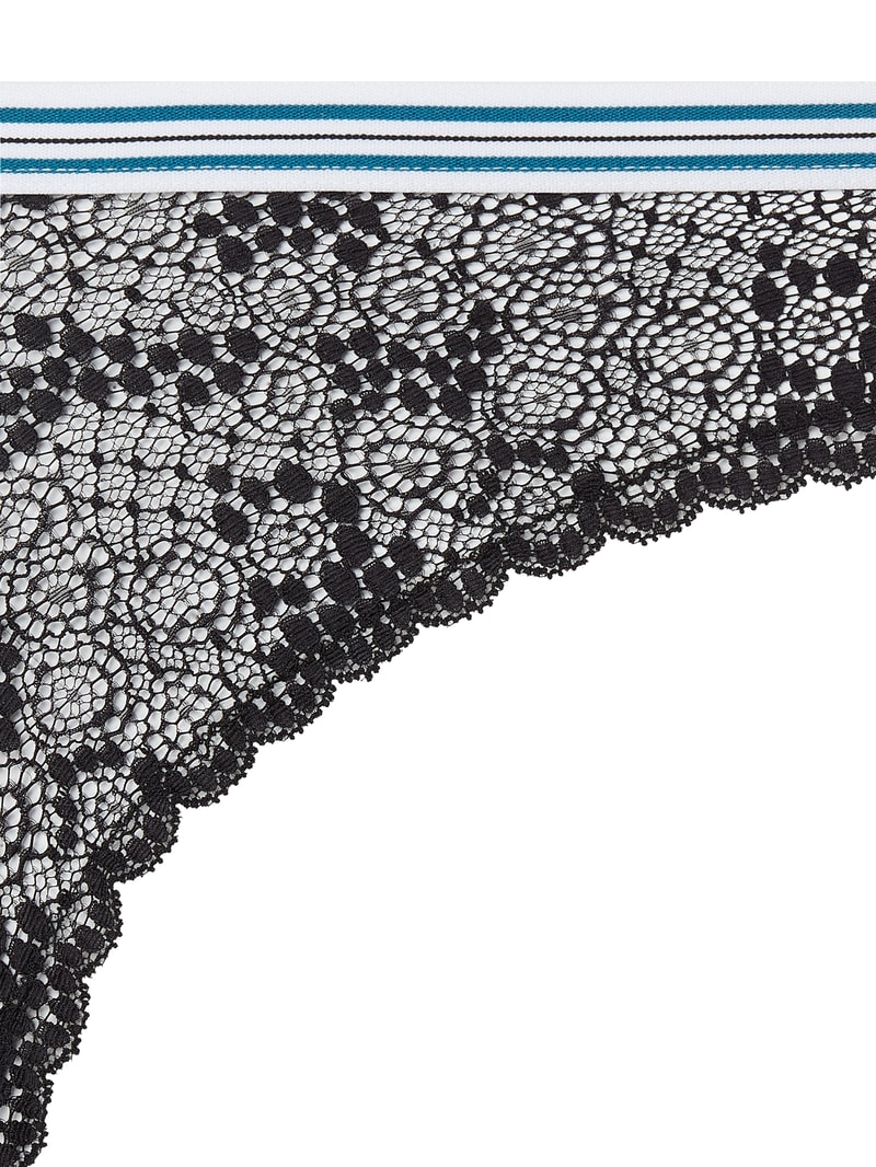 String aus Spitze in schwarz