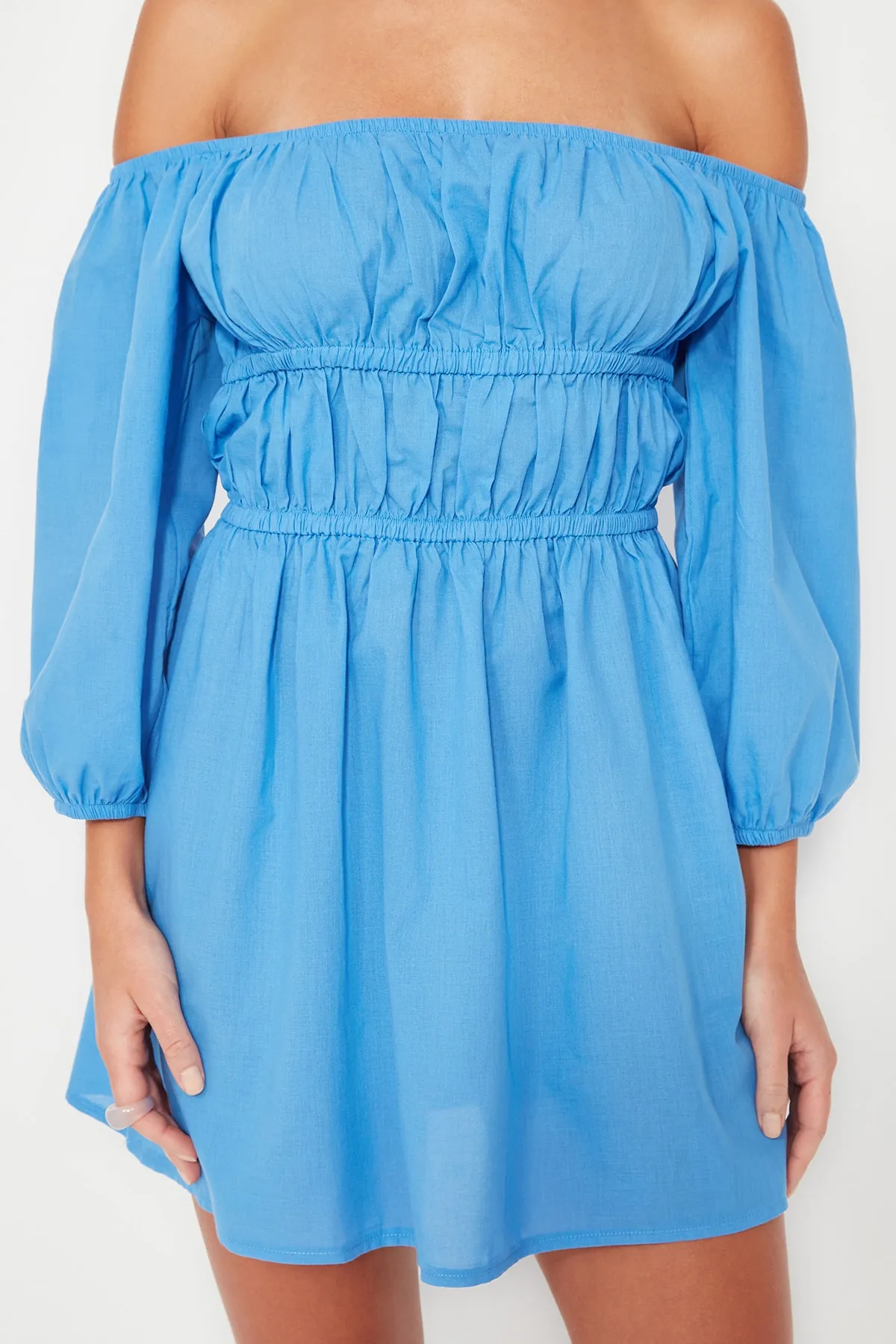 Trendyol Collection  Blaues, gerafftes Mini-Strandkleid aus 100 % Baumwolle TBESS23EL00113