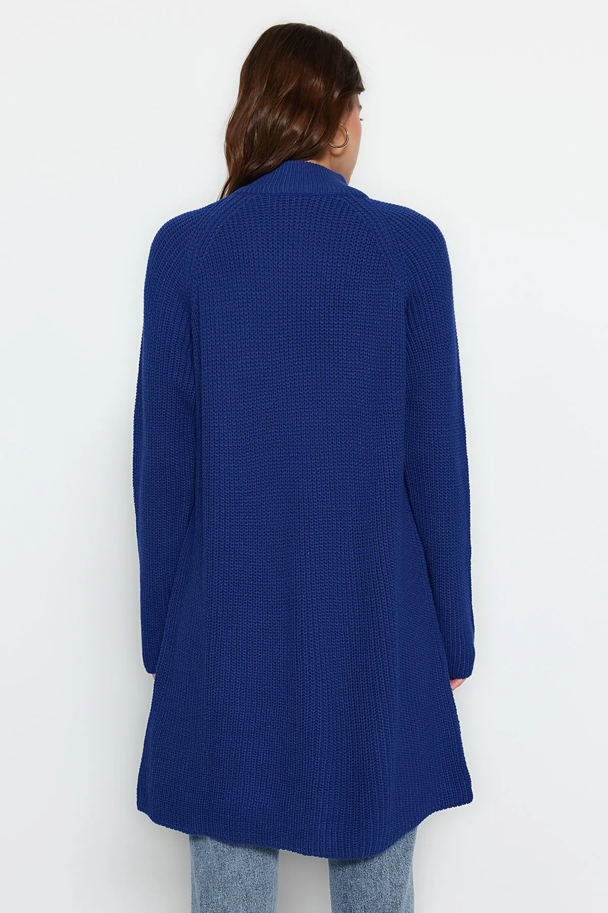 Trendyol Modest  Saks Stehkragen-Reißverschluss-Detaillierter Selanik-Strickpullover TCTAW24AK00139