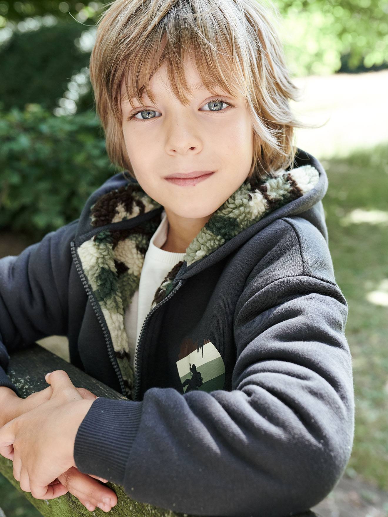 Sweat zippé doublé sherpa camouflage garçon. anthracite