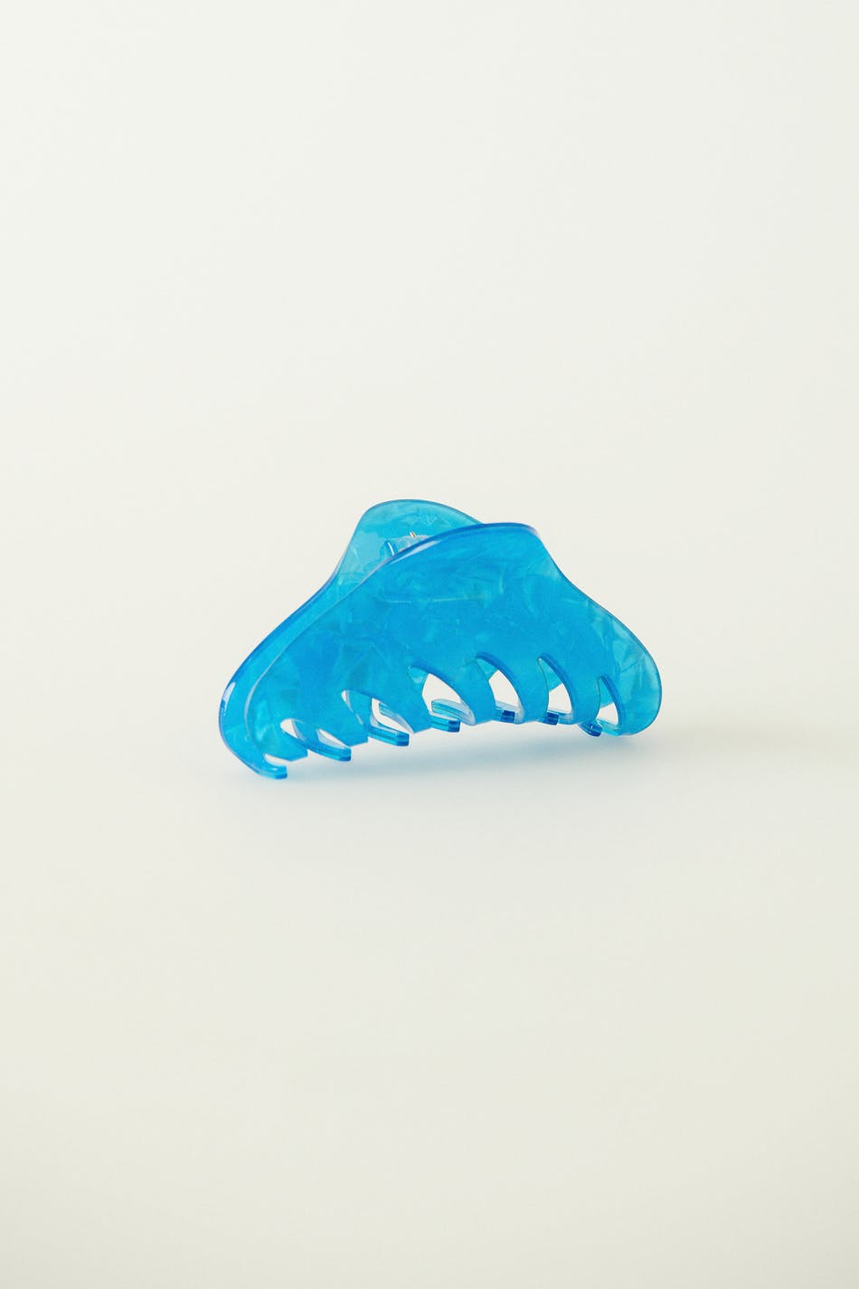 Medium hair clip
