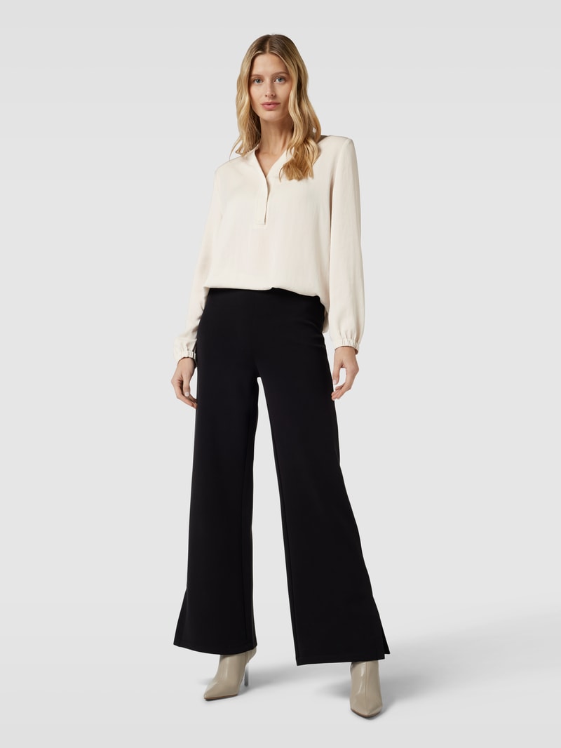 Bluse mit V-Ausschnitt in sand