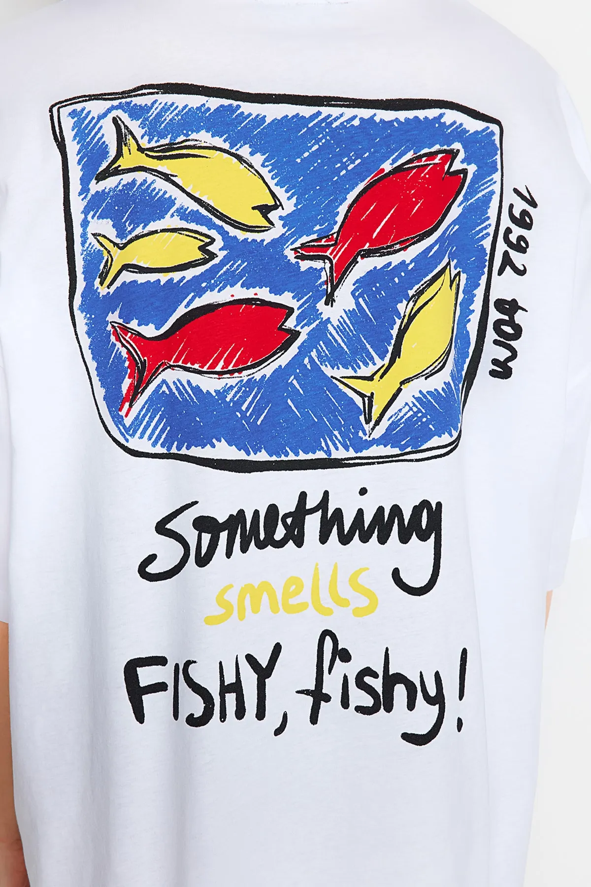 Trendyol Collection  Weißes, bedrucktes, übergroßes/weites Strick-T-Shirt mit Rundhalsausschnitt aus 100 % Baumwolle TWOSS23TS00329