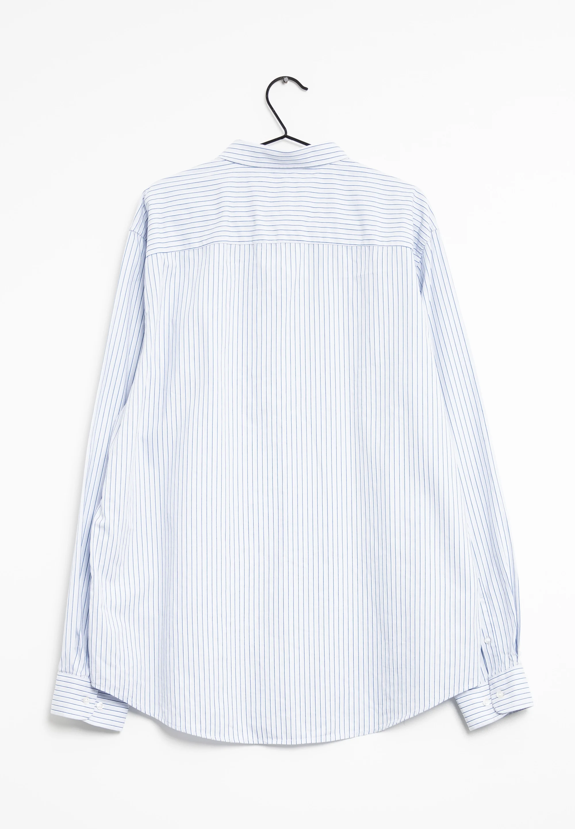 Próxima camisa elegante