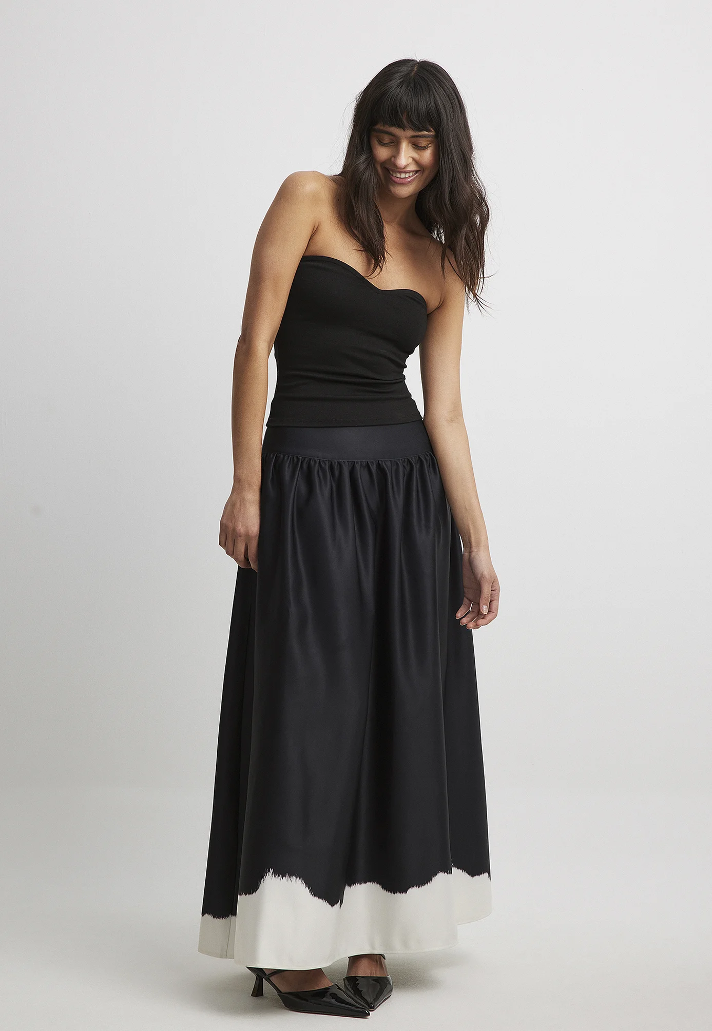 NA-KD WEITERMIT MITTLER TAILLE - Falda larga