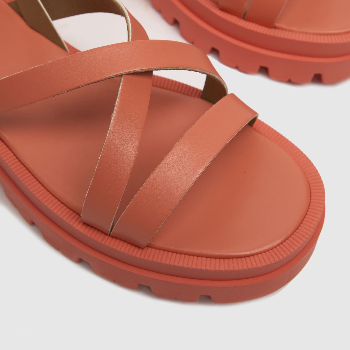 Schuh Tatum vastag, pántos szandál narancssárga színben