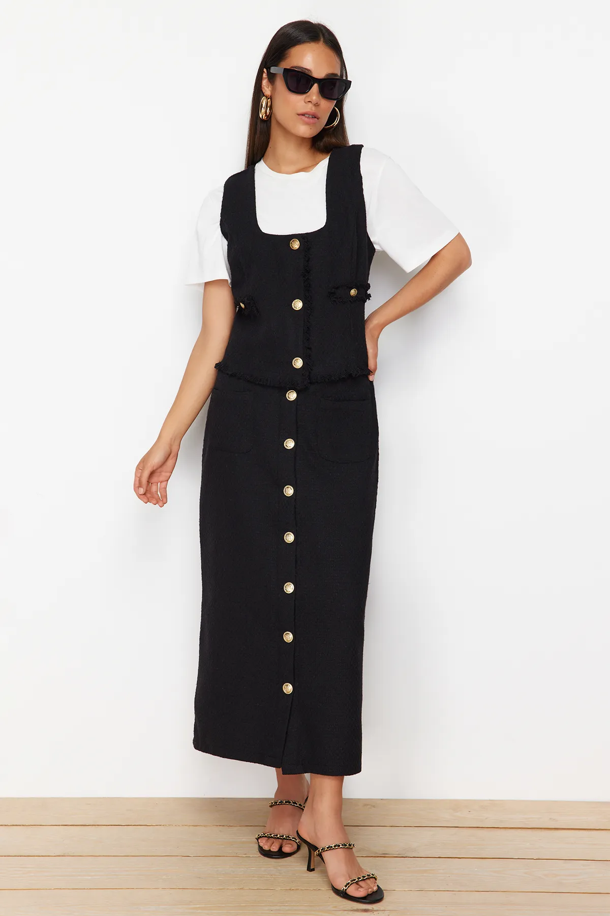 Trendyol Modest  Schwarzes Tweed-Westenrock-Set mit gewebtem Unterteil und Oberteil TCTSS24US00013