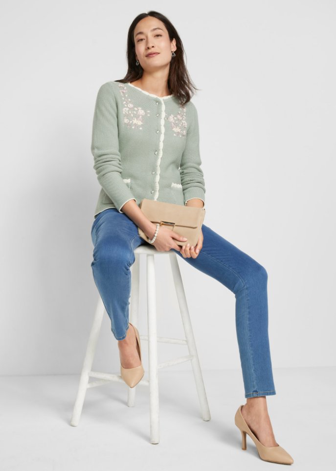 Hübsche Trachten-Strickjacke mit Stickerei