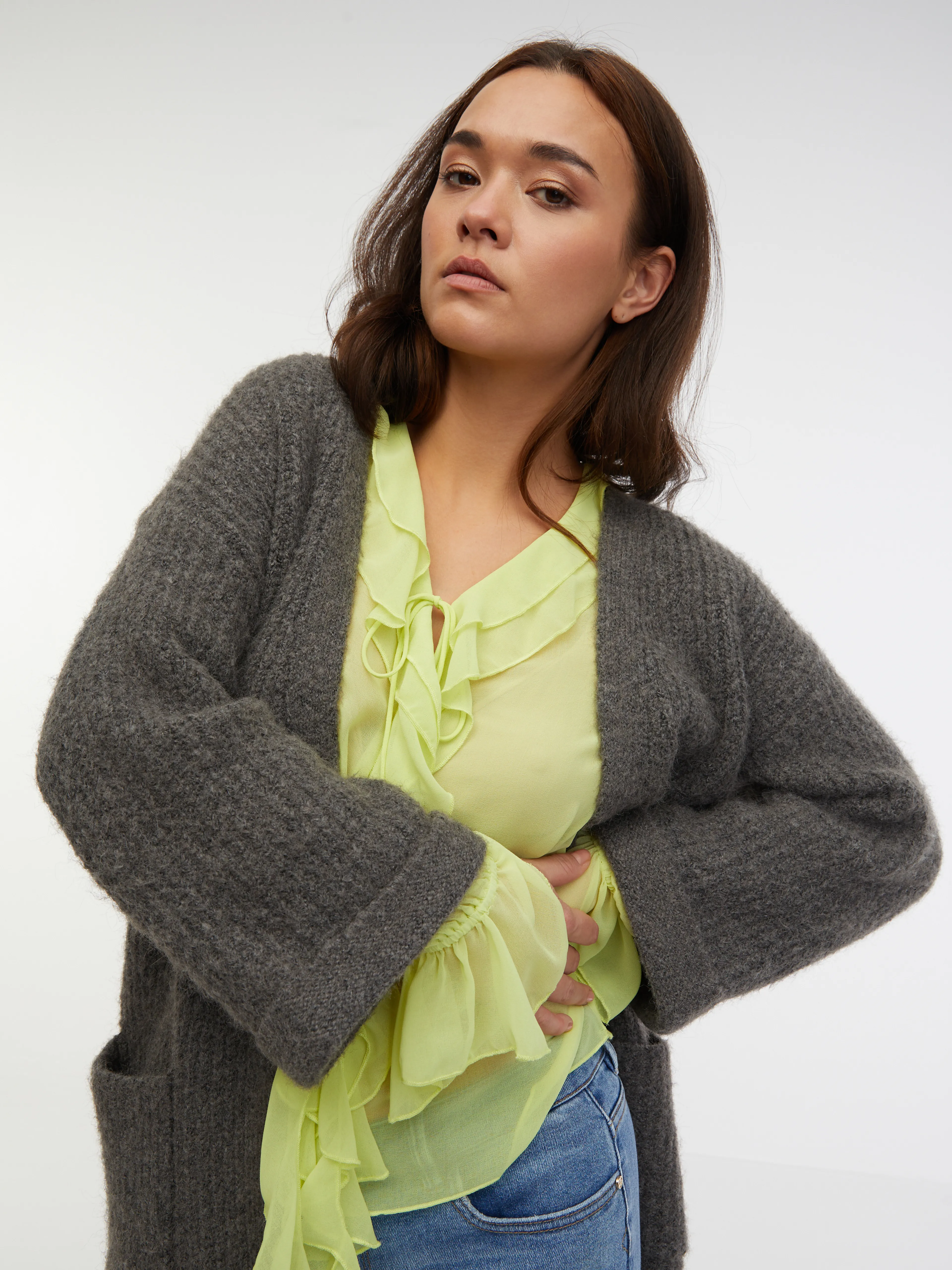Dunkelgraue Damen-Strickjacke in Übergröße ORSAY