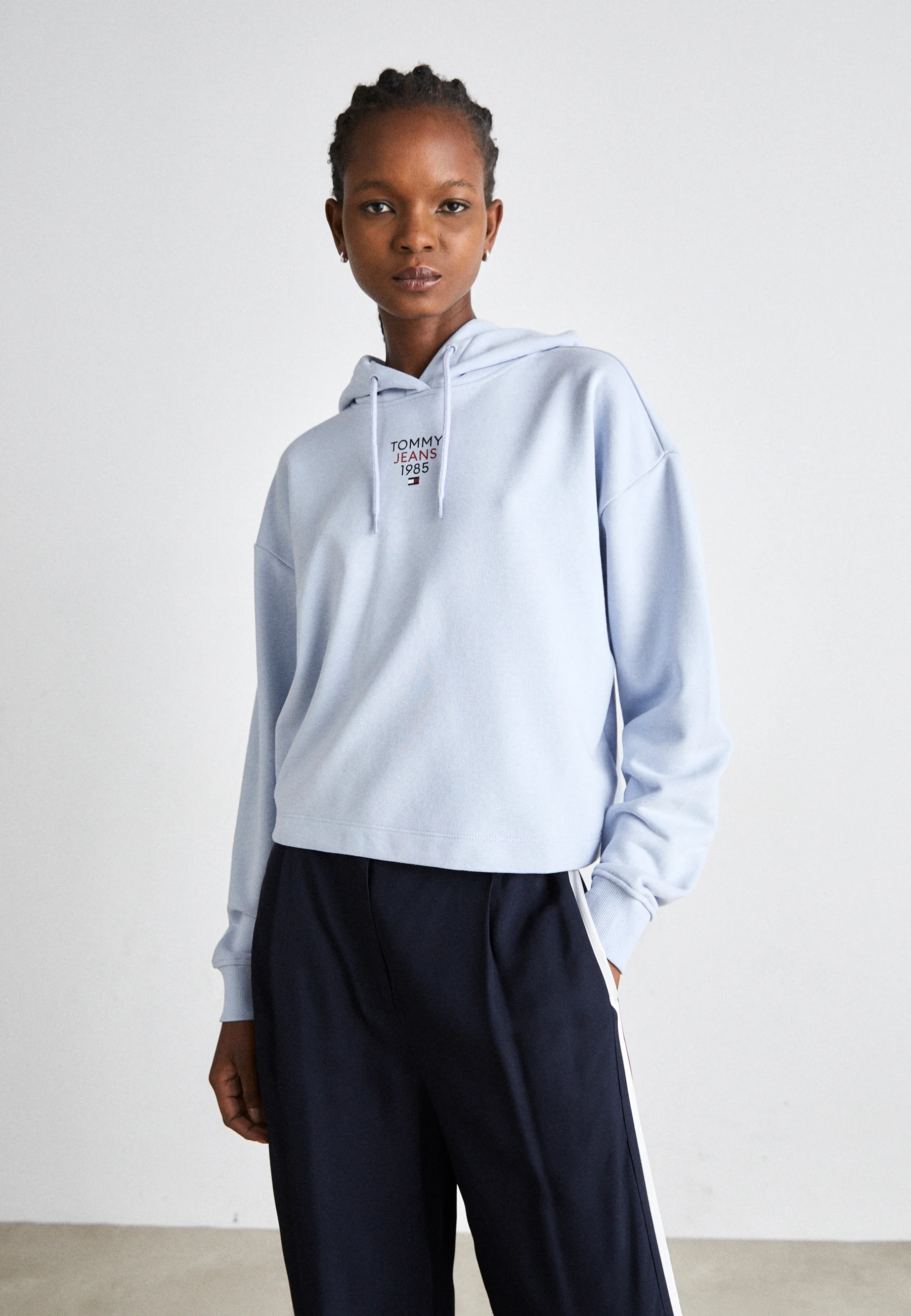 Sudadera con capucha y logotipo esencial de Tommy Jeans