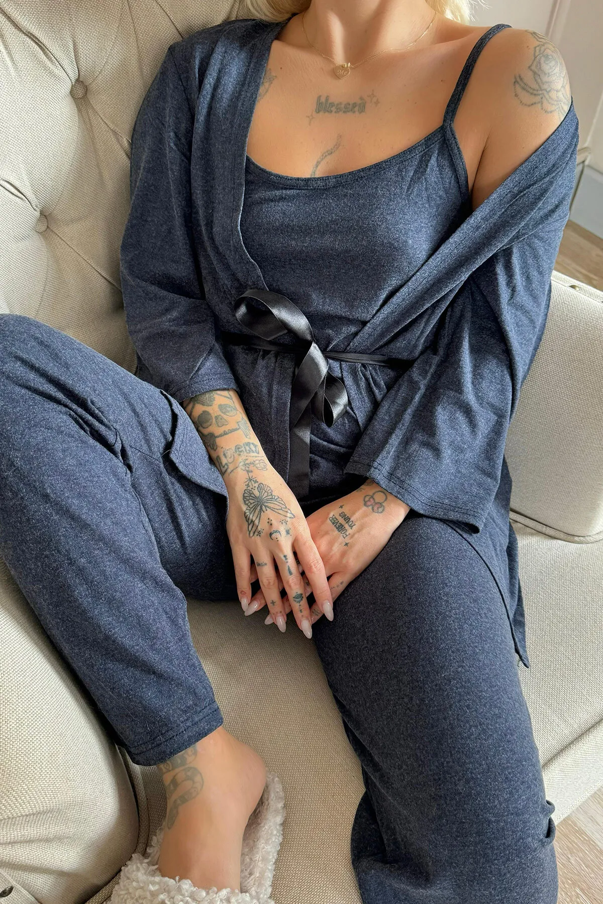 Pijamaevi  Damen-Pyjama-Set aus Bambus mit marineblauem Morgenmantel