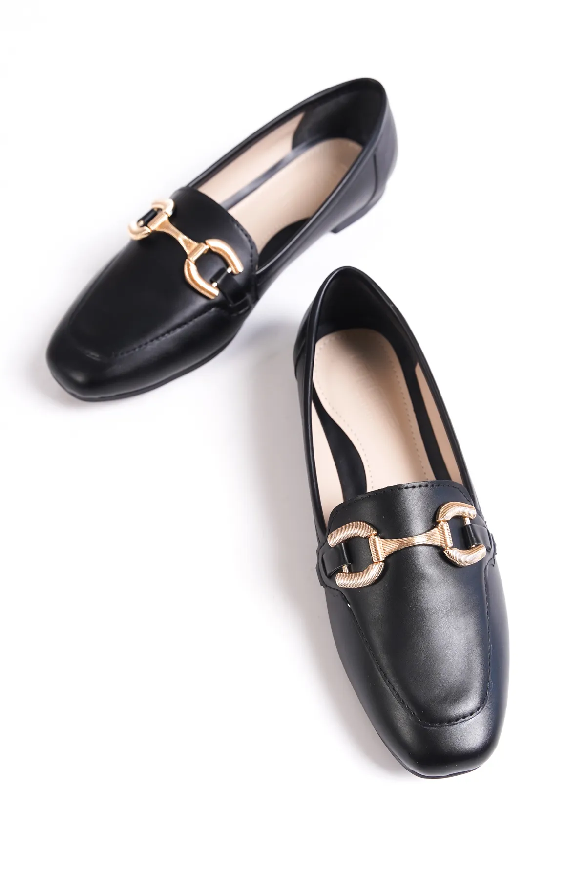Capone Outfitters  Damen-Loafer mit Schnallenzubehör vorne