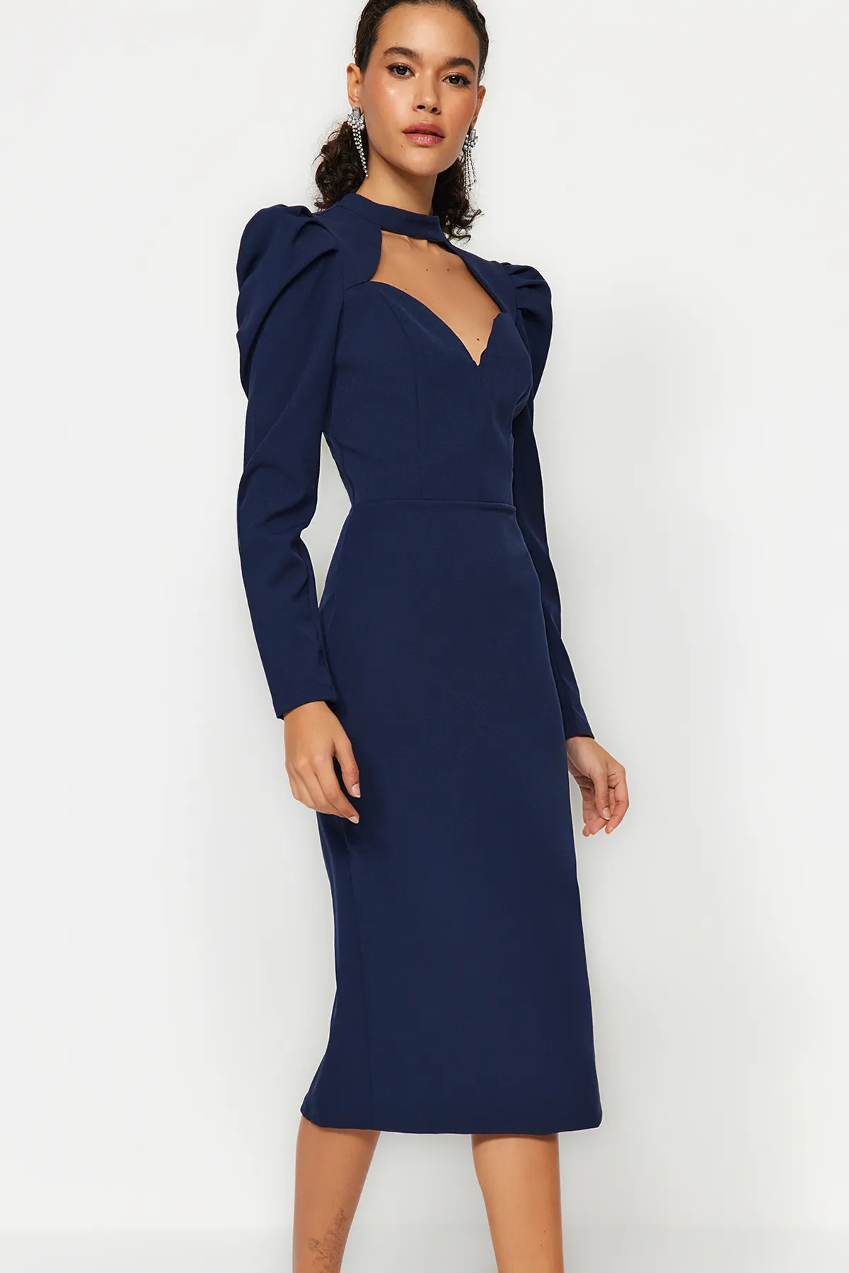 Trendyol Collection  Marineblaues, tailliertes, gewebtes, elegantes Abendkleid TPRAW24EL00004