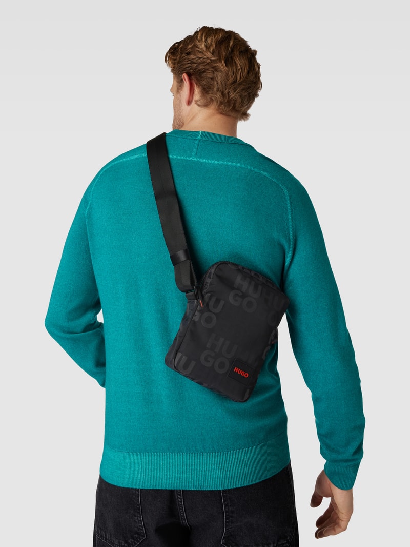 Crossbody Bag mit Logo-Muster Modell 'Ethon' in schwarz