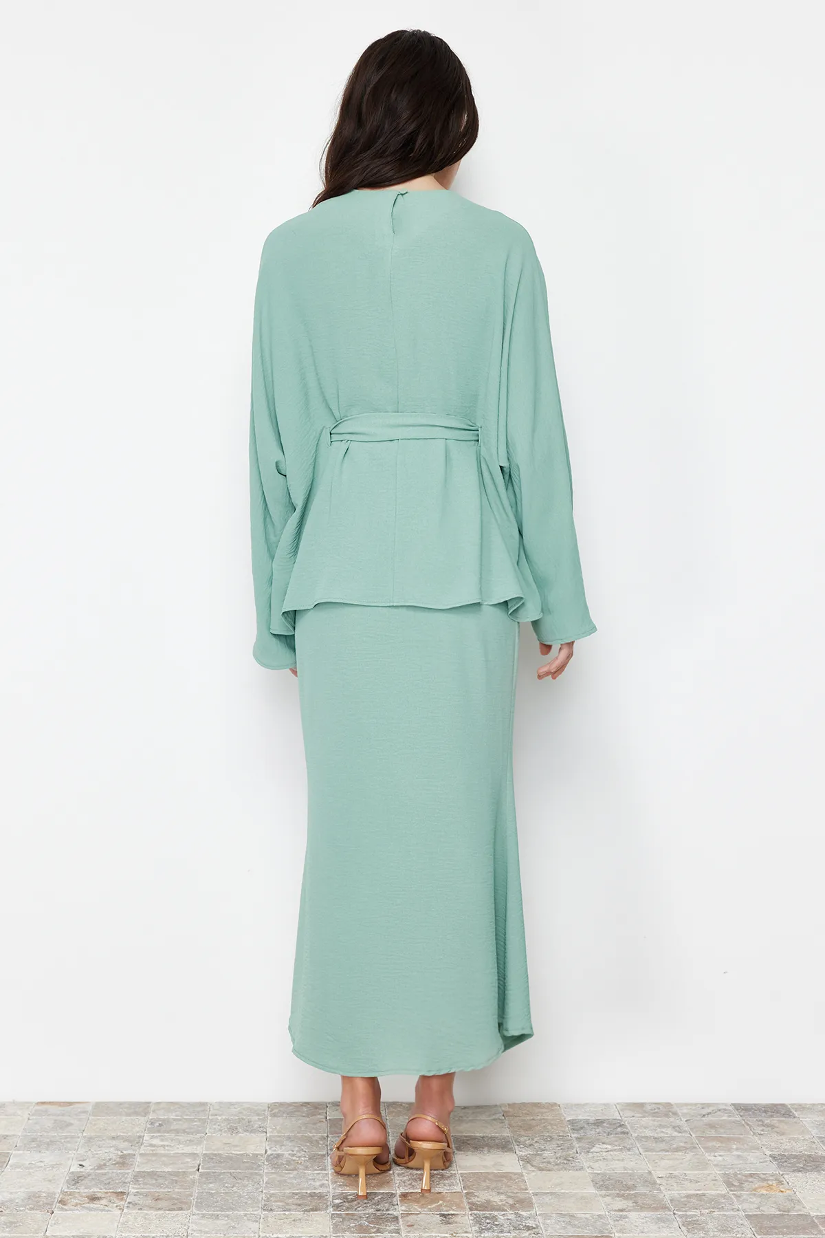 Trendyol Modest  Khakifarbenes Krawatten-Set mit gewebtem Aerobin-Unterteil und Oberteil TCTSS24US00012