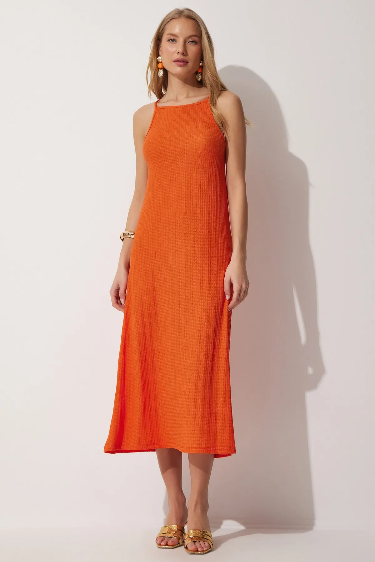 Happiness İstanbul  Langes Sommer-Strickkleid mit Trägern in Orange für Damen DZ00078