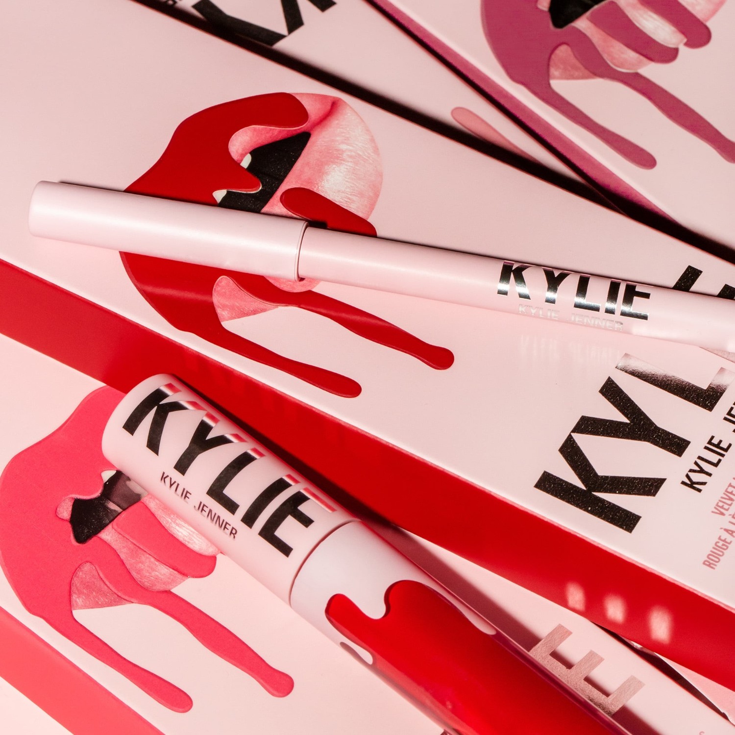 KYLIE COSMETICS Žametni komplet za šminke