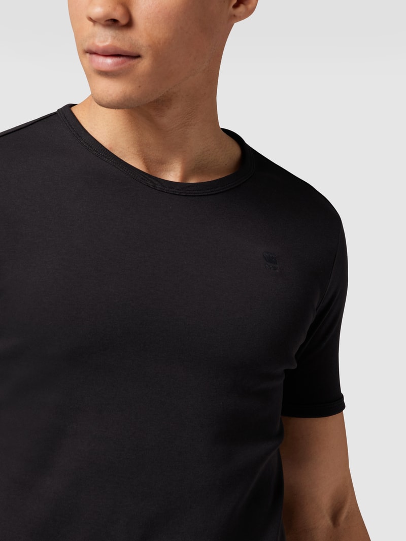 Slim Fit T-Shirt aus Organic Cotton in schwarz