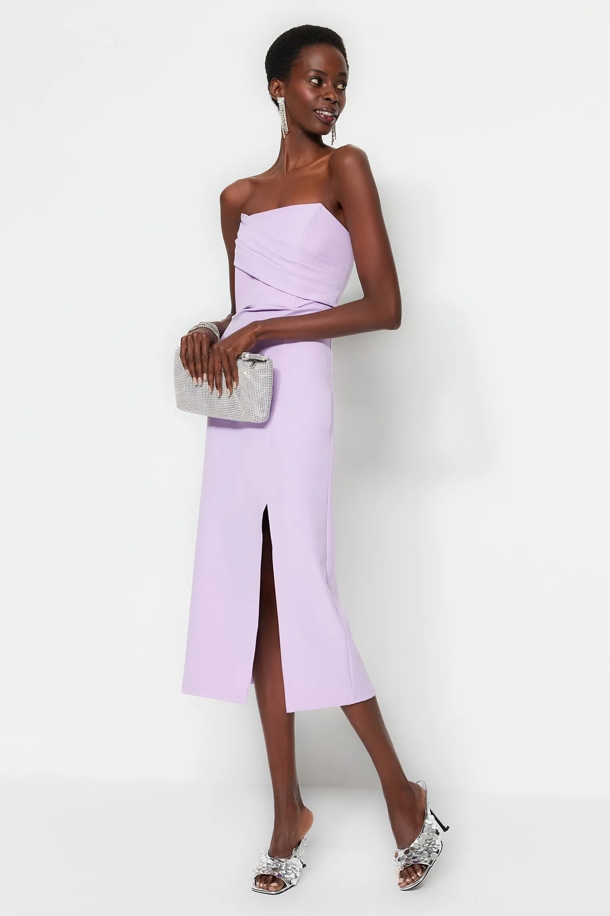 Trendyol Collection  Fliederfarbenes, figurbetontes, gewebtes, elegantes Abendkleid TPRSS23EL00280