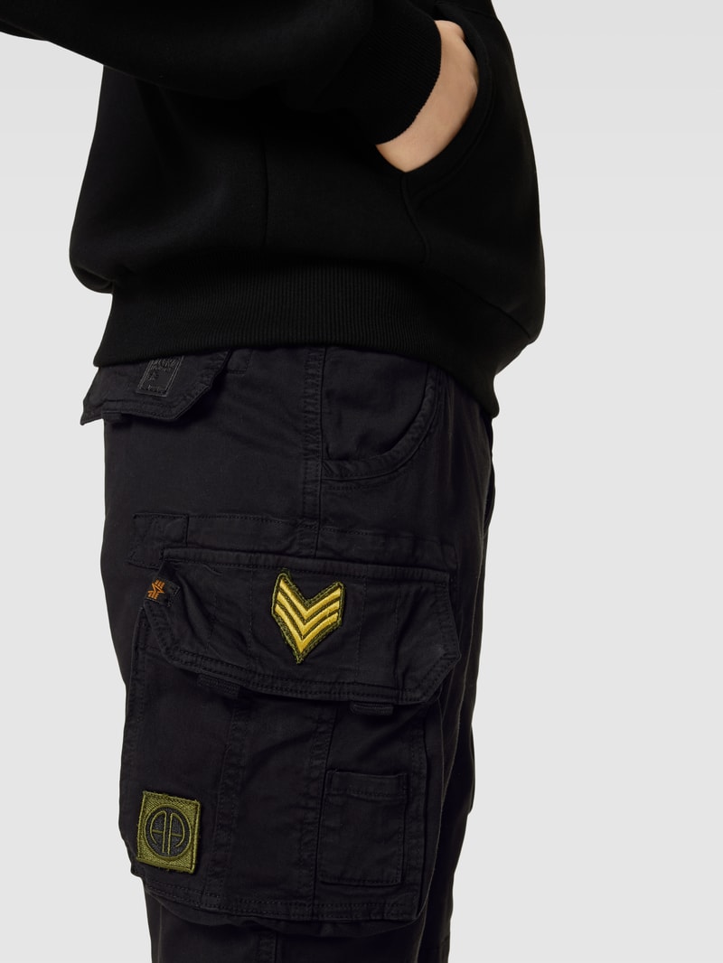 Bermudas mit Label-Details in schwarz