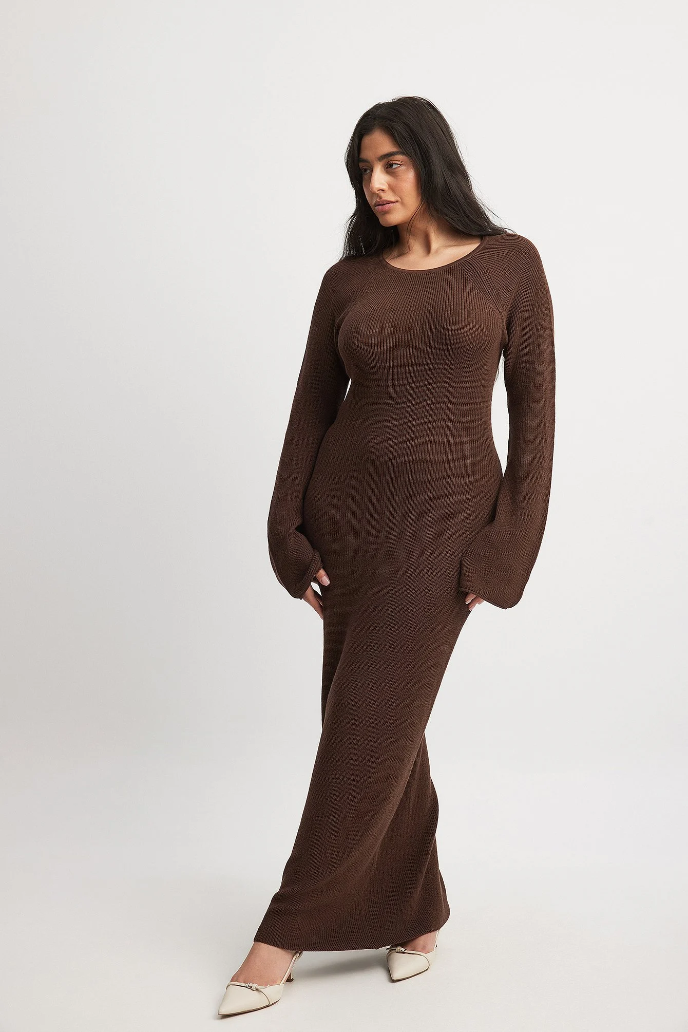 Kleid mit offenem gekreuztem Rücken