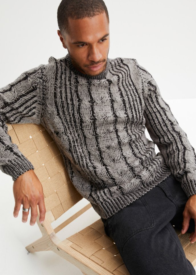 Pullover mit Zopfmuster