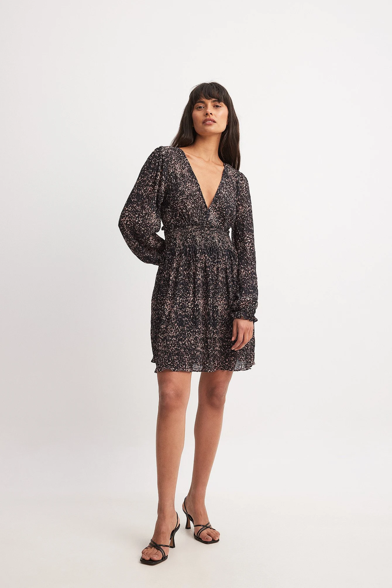 Strukturiertes Kleid mit Smock-Taille