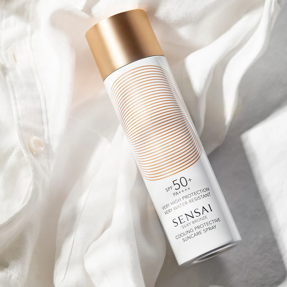 Spray protector solar refrescante Silky Bronze SPF50+ - Spray solar corporal de alta protección.