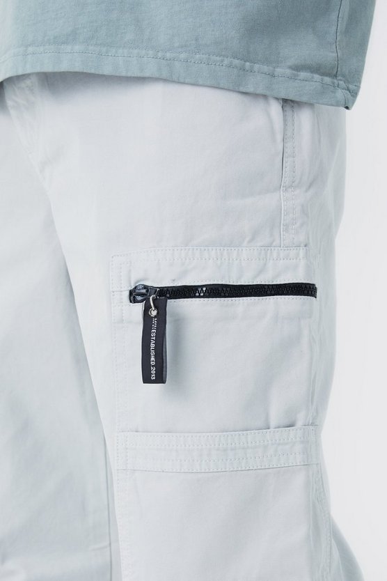 Cargo-Hose mit geradem Bein und Pullover mit Logo-Reißverschluss
