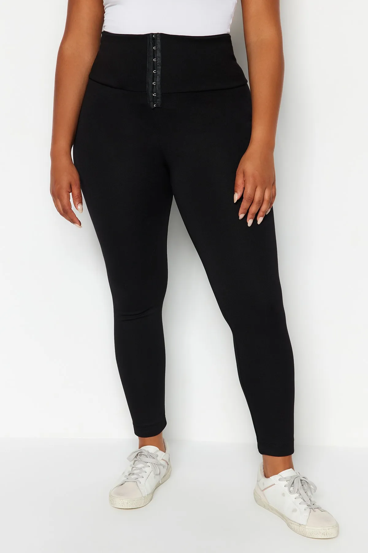 Trendyol Curve  Schwarze Interlock-Strickstrumpfhose im Korsett-Look mit hoher Taille TBSSS23BV00008