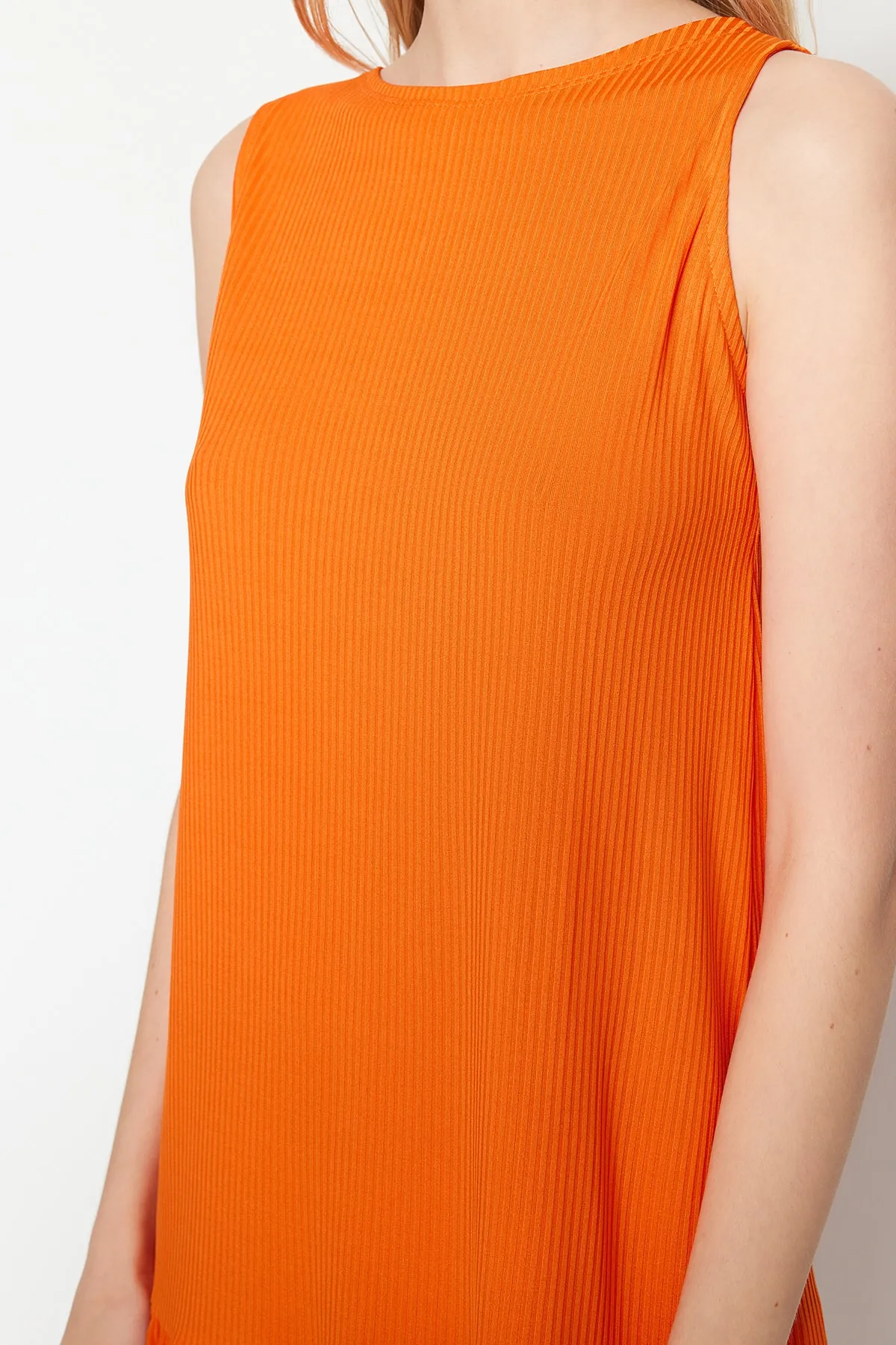 Trendyol Collection  Orangefarbenes Etuikleid mit Volants und geradem, geripptem Mini-Strickkleid mit Nullärmeln TWOSS22EL0794