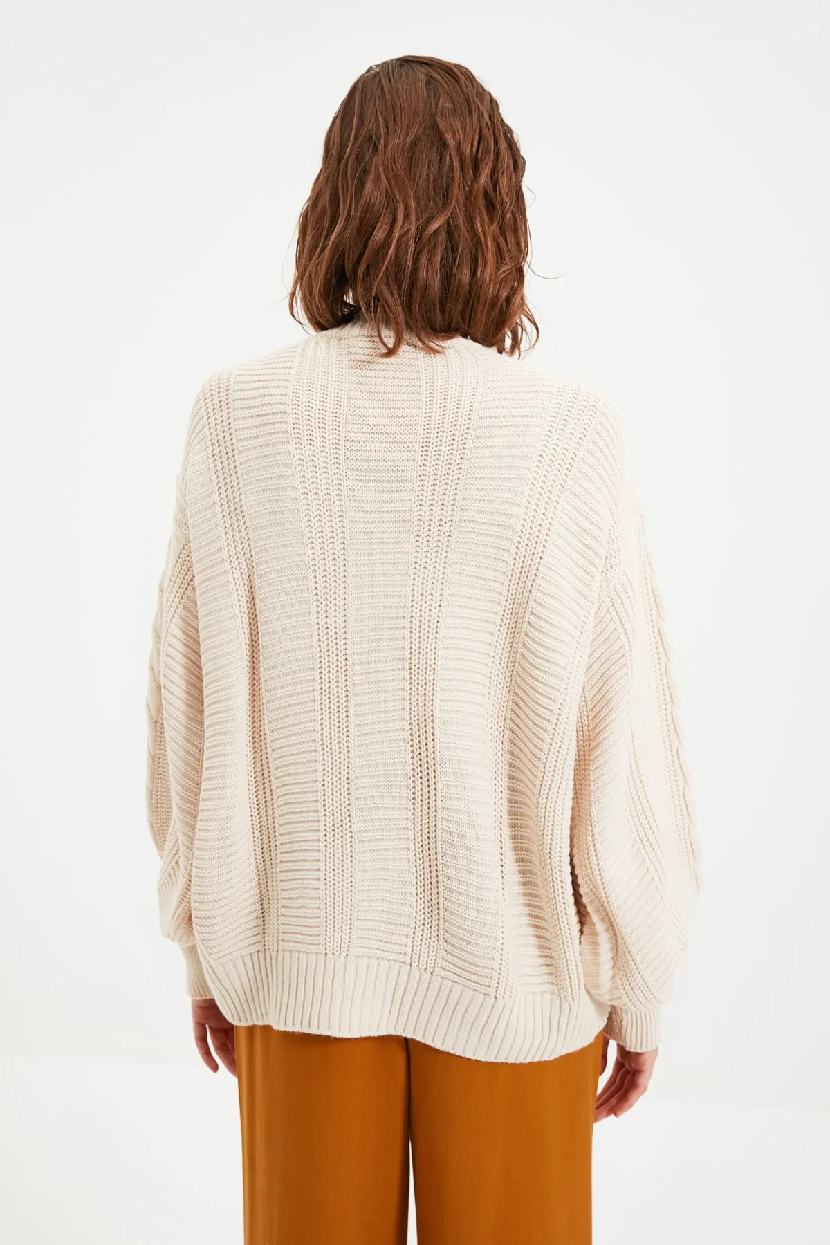 Trendyol Collection  Strickjacke mit steinfarbenem Strickdetail TWOAW22HI0176