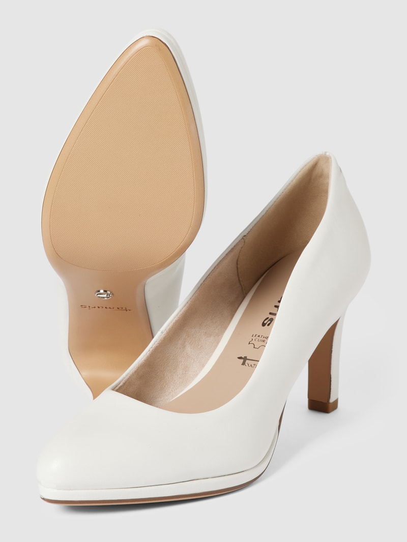 Pumps mit hohem Absatz in weiß