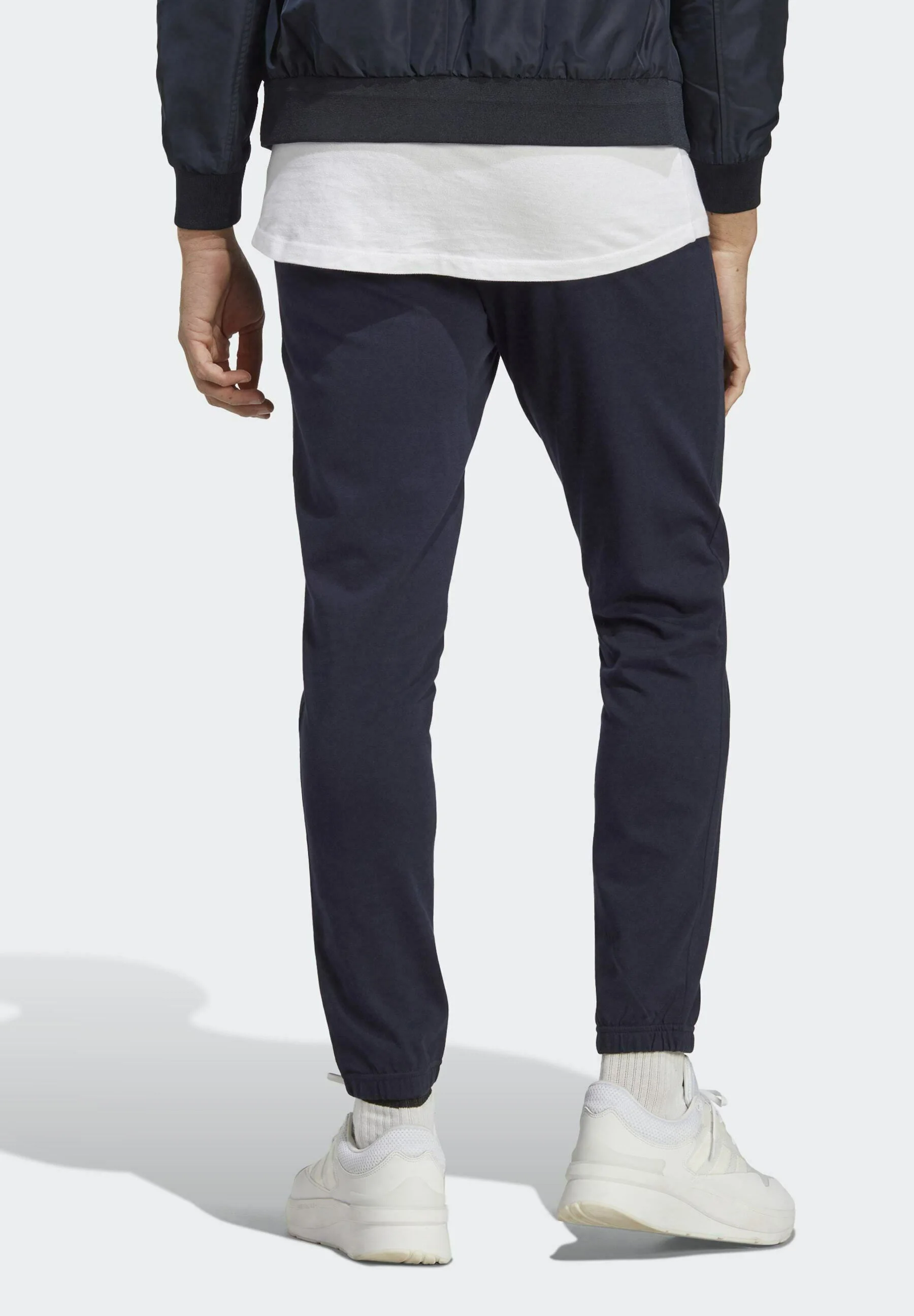adidas Sportswear ESSENTIALS SINGLE TAPERED ELASTICIZED - Pantalón deportivo