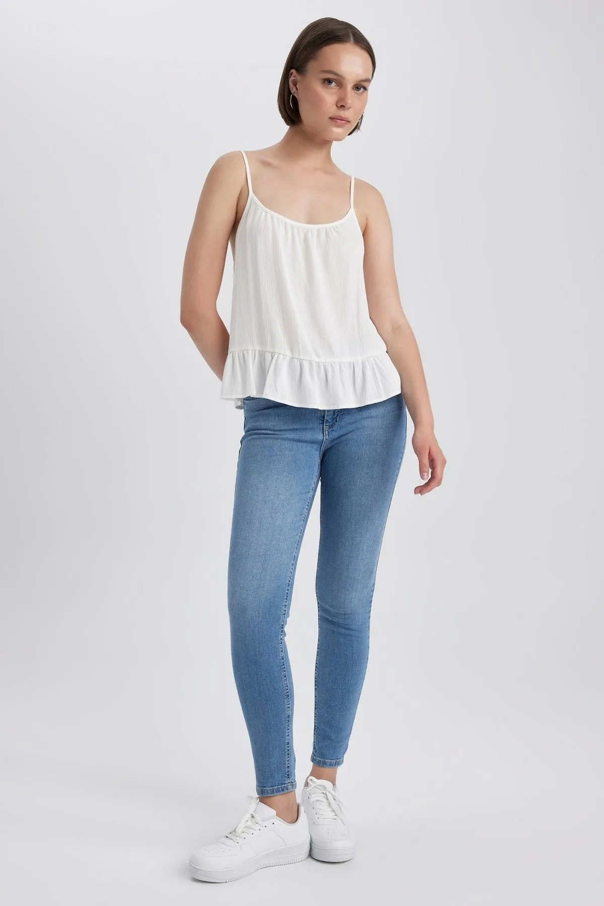 DeFacto  Rebeca Skinny Fit Jeanshose mit normaler Taille, schmalem Bein und langer Länge, A5141ax23hs