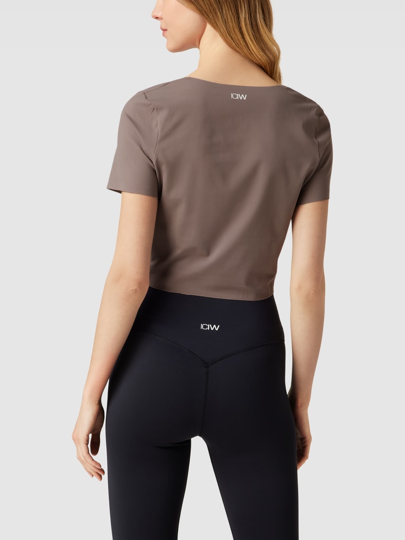 Cropped T-Shirt mit Label-Print in dunkelbraun