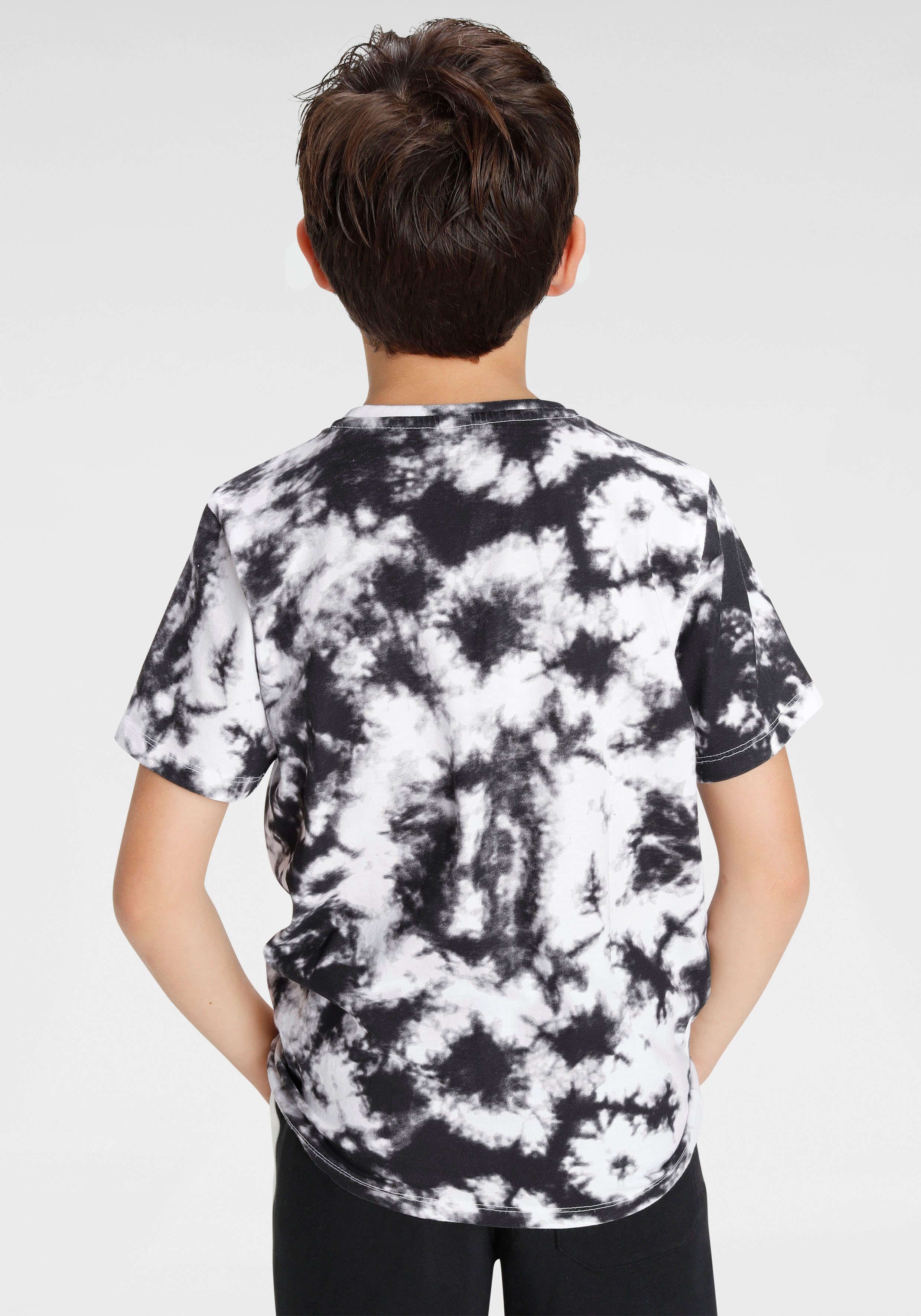 Bench. T-Shirt in toller Batikoptik