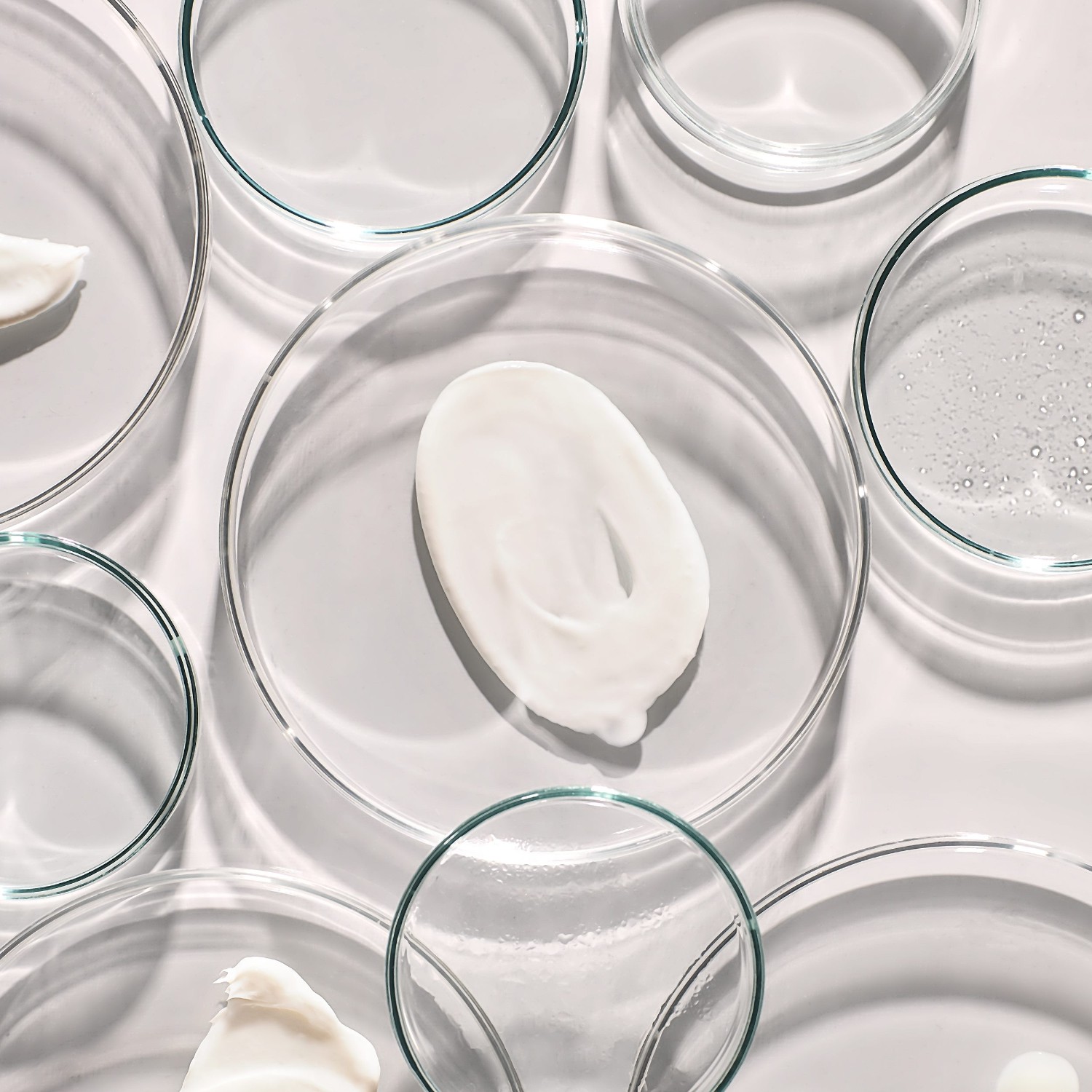 Codex Beauty Labs Rozjaśniający krem nawilżający