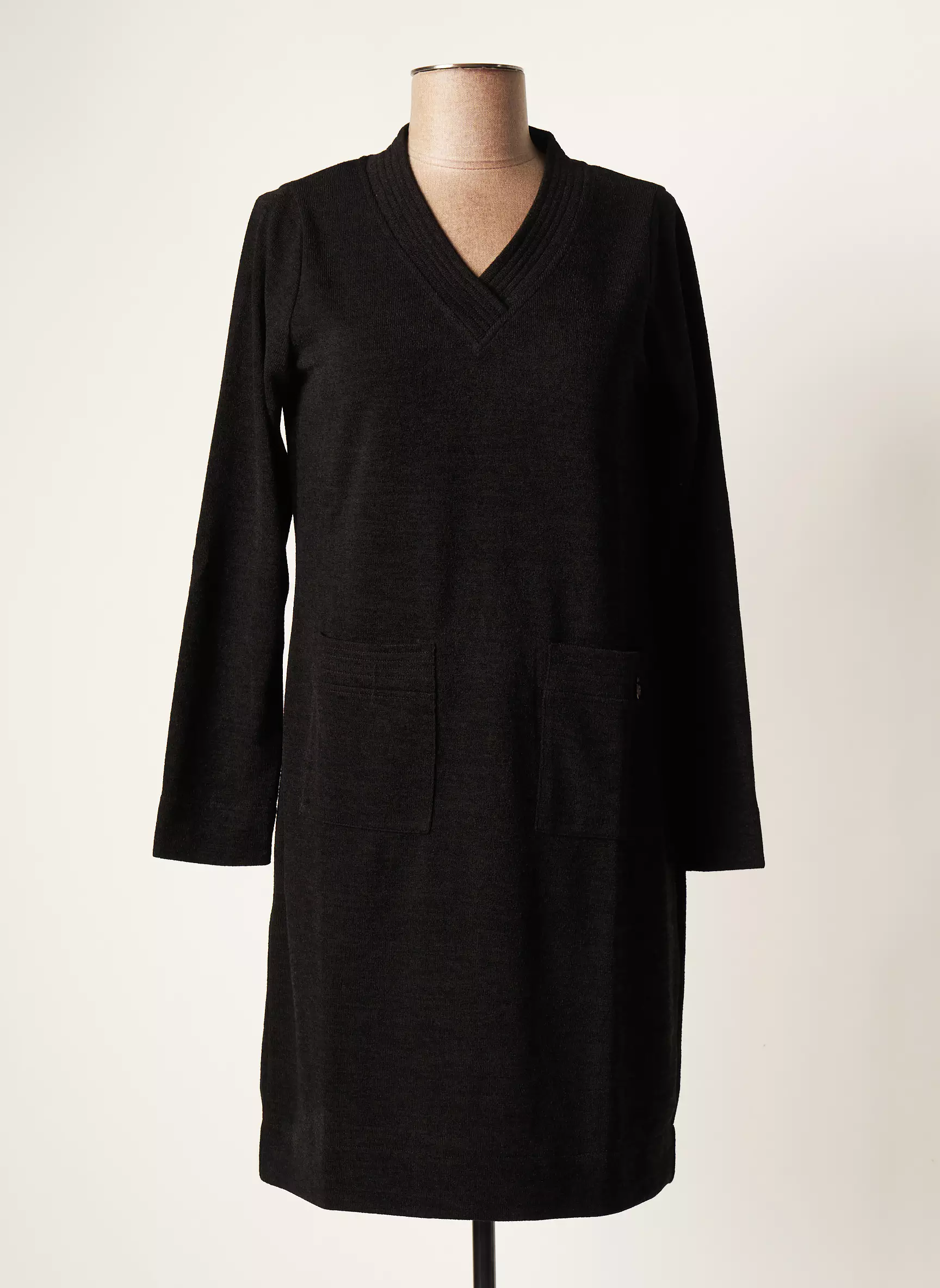 Maloka Robes Courtes Femme couleur noir