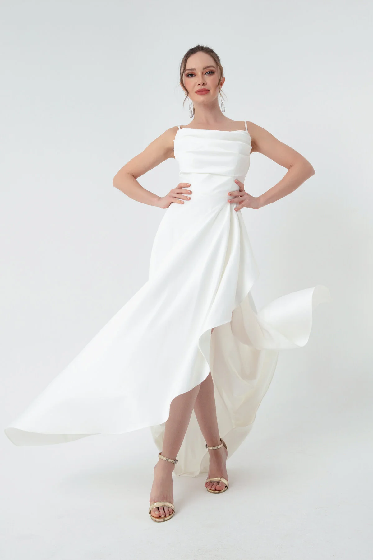 Lafaba  Weißes Abendkleid und Abschlusskleid aus Satin mit Rüschen und Schlitz für Damen