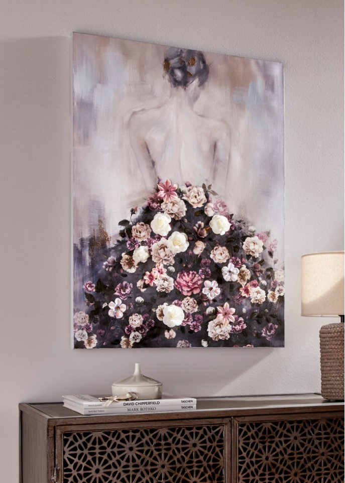 Bild Frau mit Blumenkleid