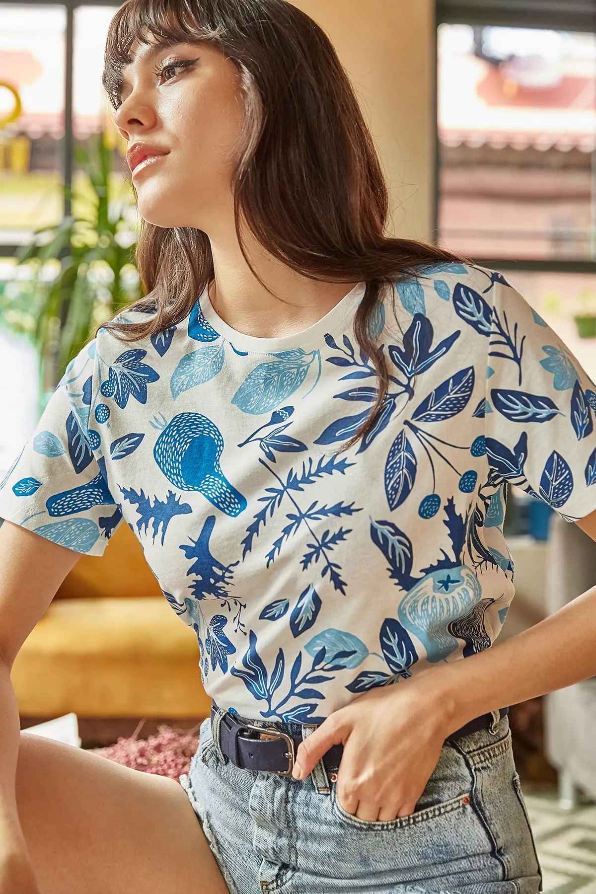 Olalook  Damen-T-Shirt mit Blumenmuster in Ecru-Blau TSH-19000161